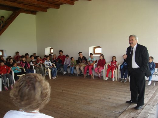 Főtiszteletű Kató Béla az illyefalvi várról mesélt nekünk.