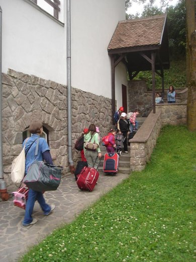 Rohamra fel!<br> Biztos, hogy ilyen nagy csomagra lesz szükségünk?<br> Árpád magyarjainak 45 kilós poggyászába három hónapra elegendő fegyver, tartalék nyílhegy, ruha és élelem fért el.