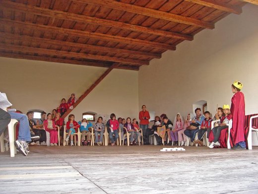 Minden elmúlik egyszer, I. Levente király uralkodásának ideje is. A lovagi tornán csont nem, de kard kettő is törött.